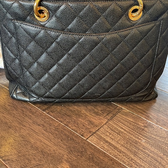 CHANEL GST CAVIAR TOTE - Picture 4 of 13